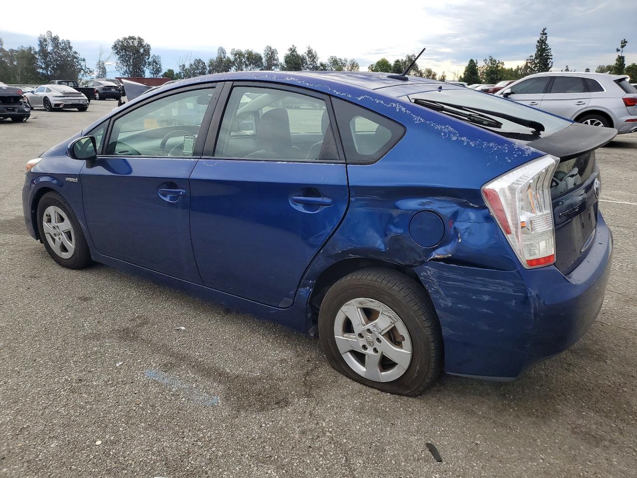 2010 TOYOTA PRIUS photo 2