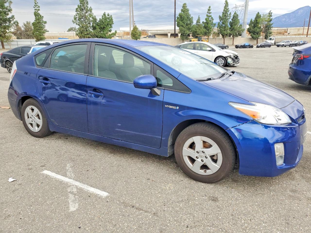 2010 TOYOTA PRIUS photo 4