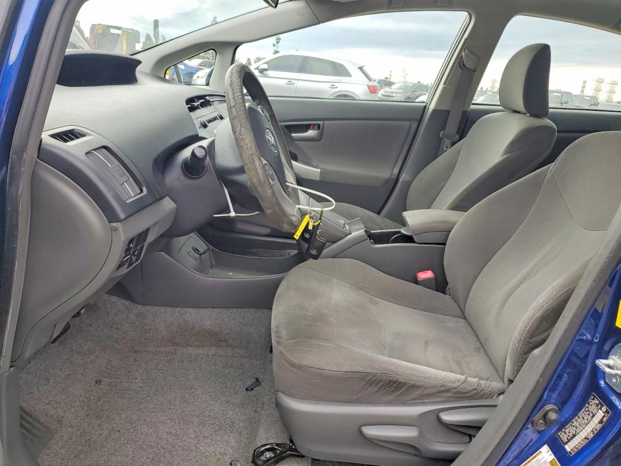 2010 TOYOTA PRIUS photo 7