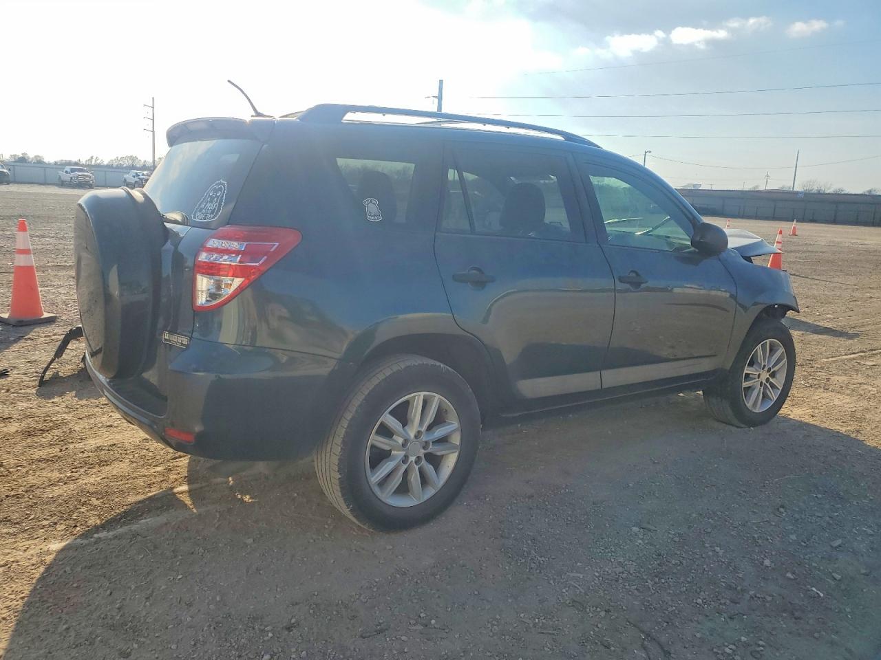 2012 TOYOTA RAV4 photo 3