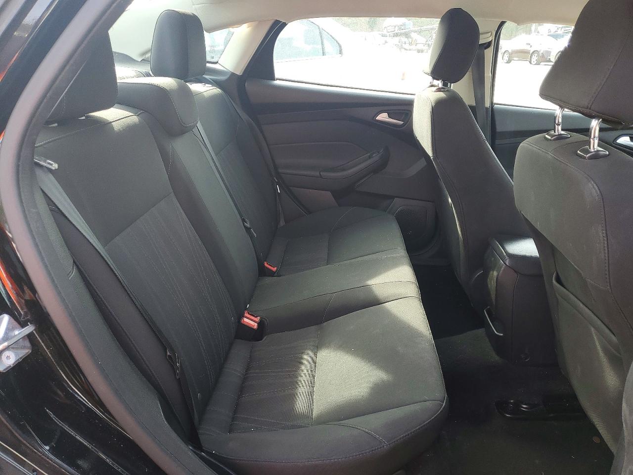 2017 FORD FOCUS SEL photo 19