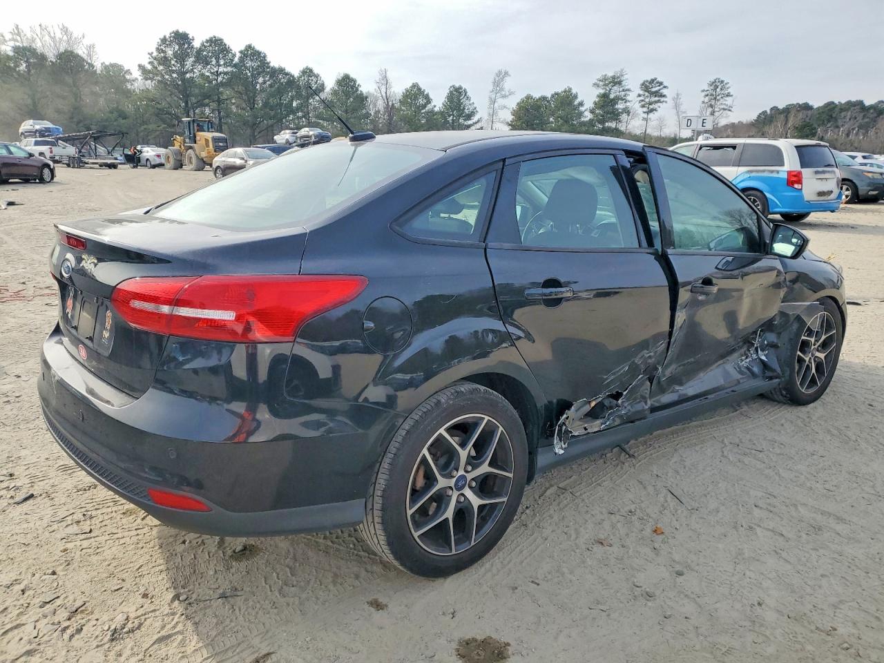 2017 FORD FOCUS SEL photo 5