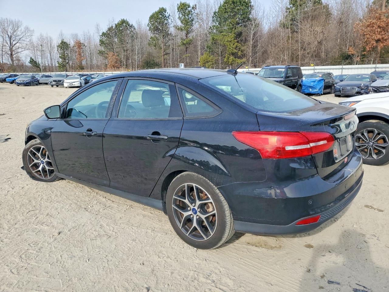 2017 FORD FOCUS SEL photo 3