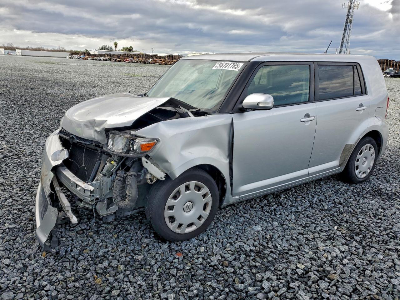 2011 TOYOTA SCION