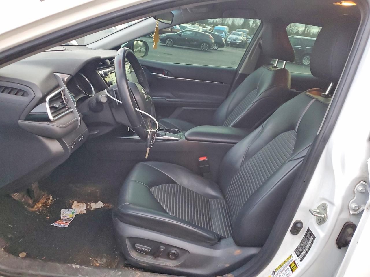 2018 TOYOTA CAMRY photo 7