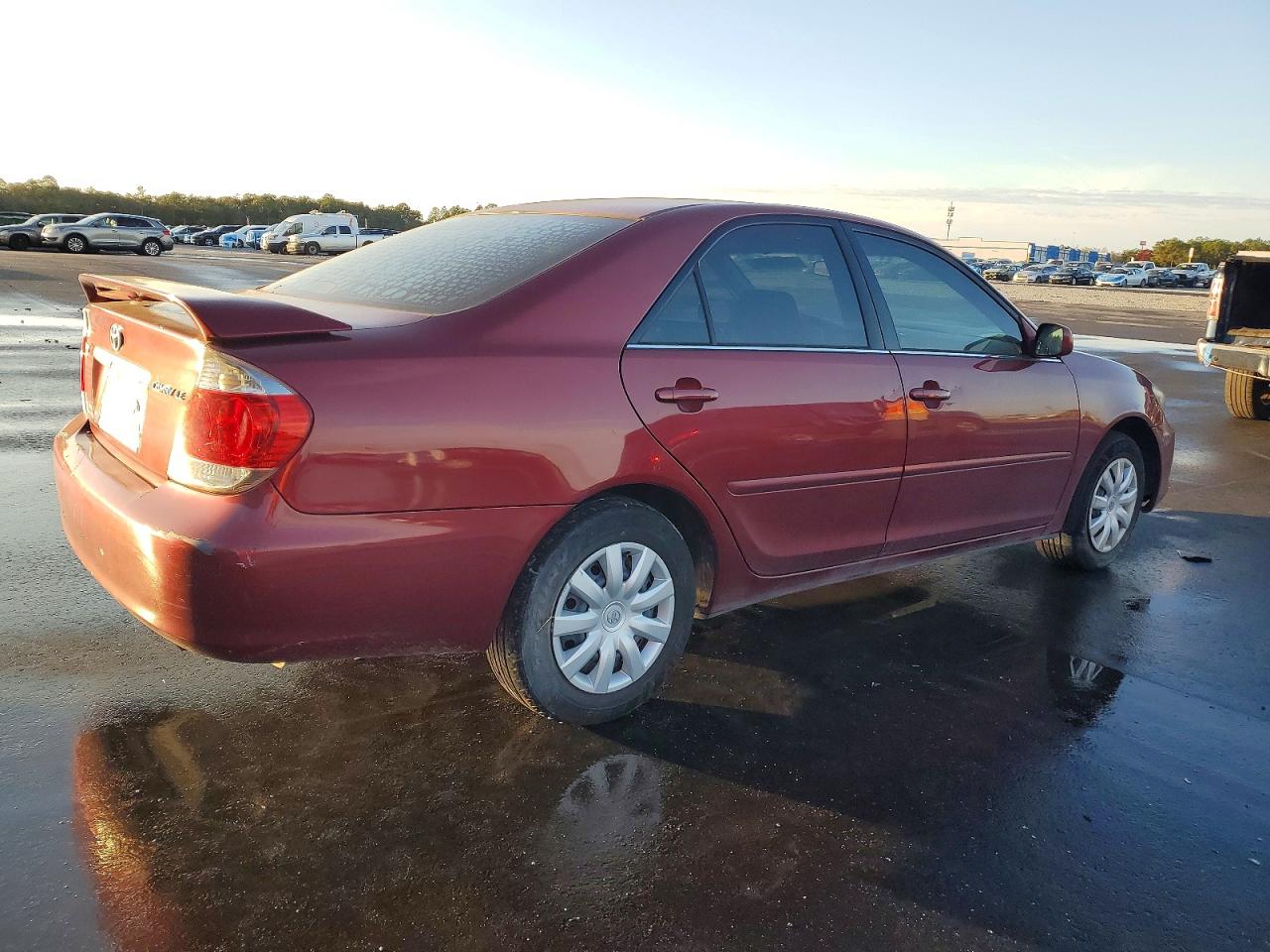 2005 TOYOTA CAMRY LE photo 3