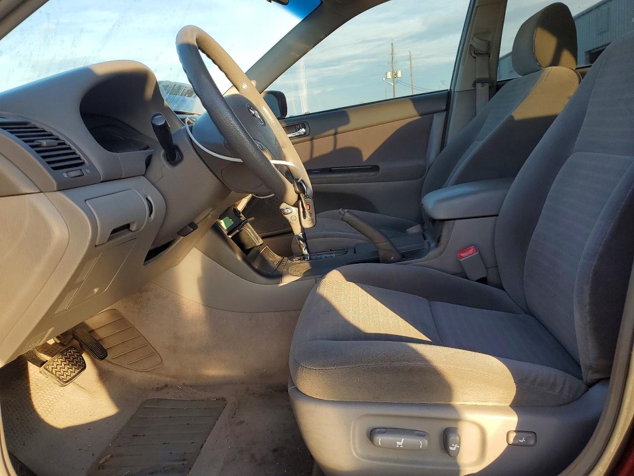 2005 TOYOTA CAMRY LE photo 7