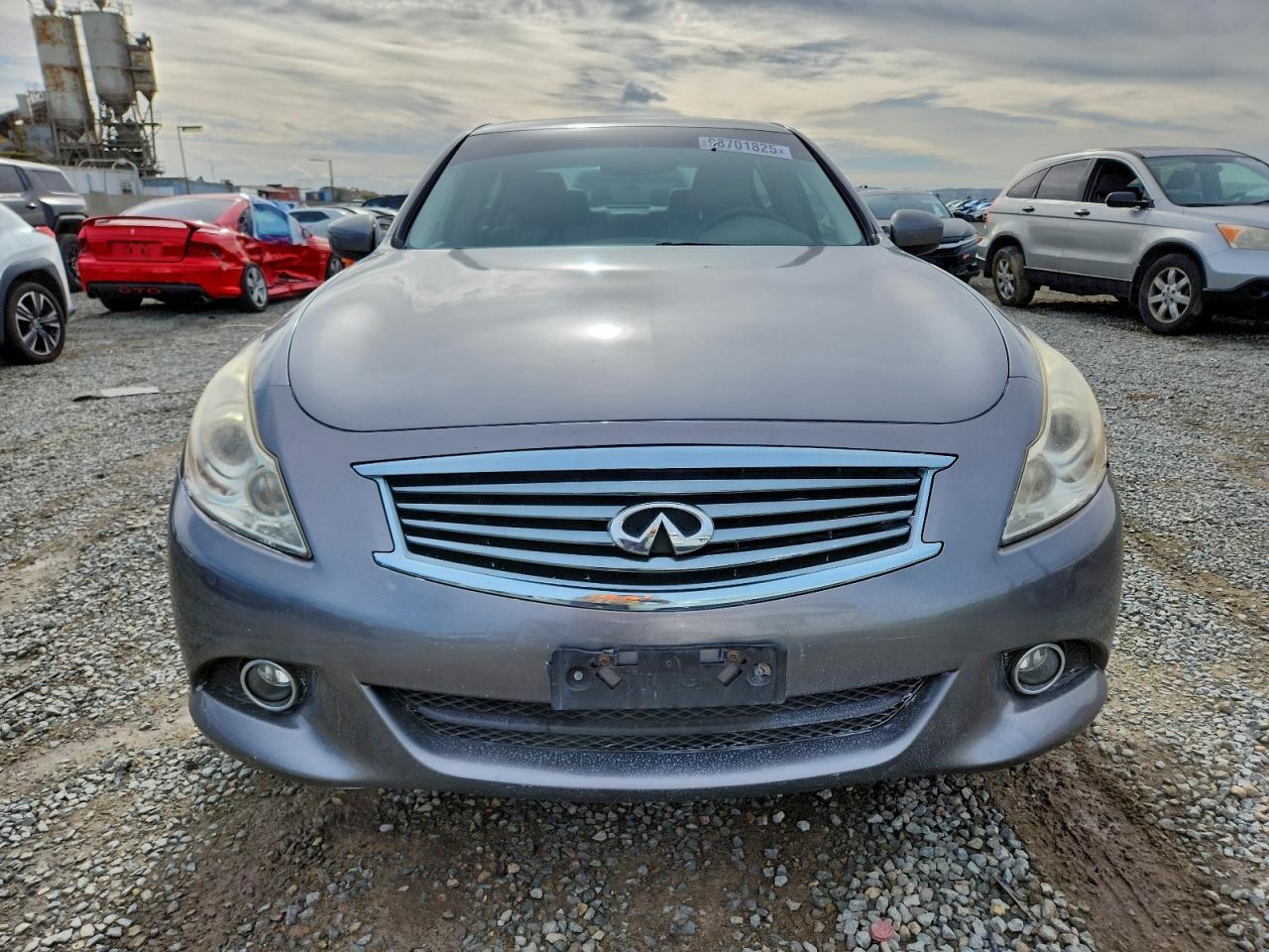 2011 INFINITI G37 photo 5