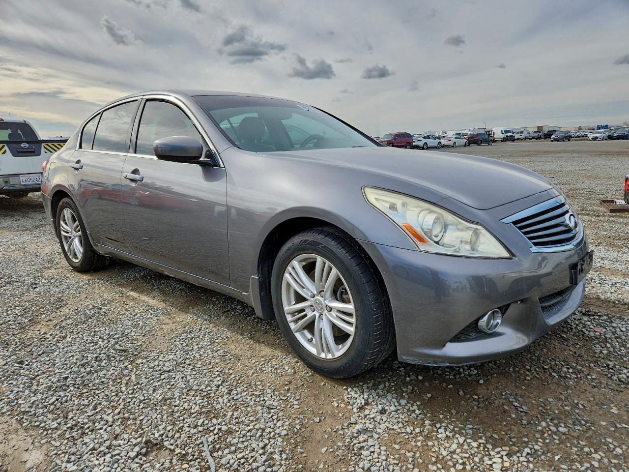 2011 INFINITI G37 photo 4