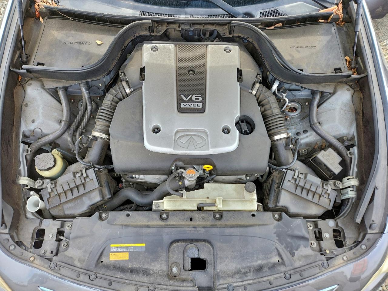 2011 INFINITI G37 photo 11
