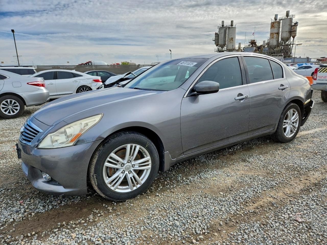 2011 INFINITI G37