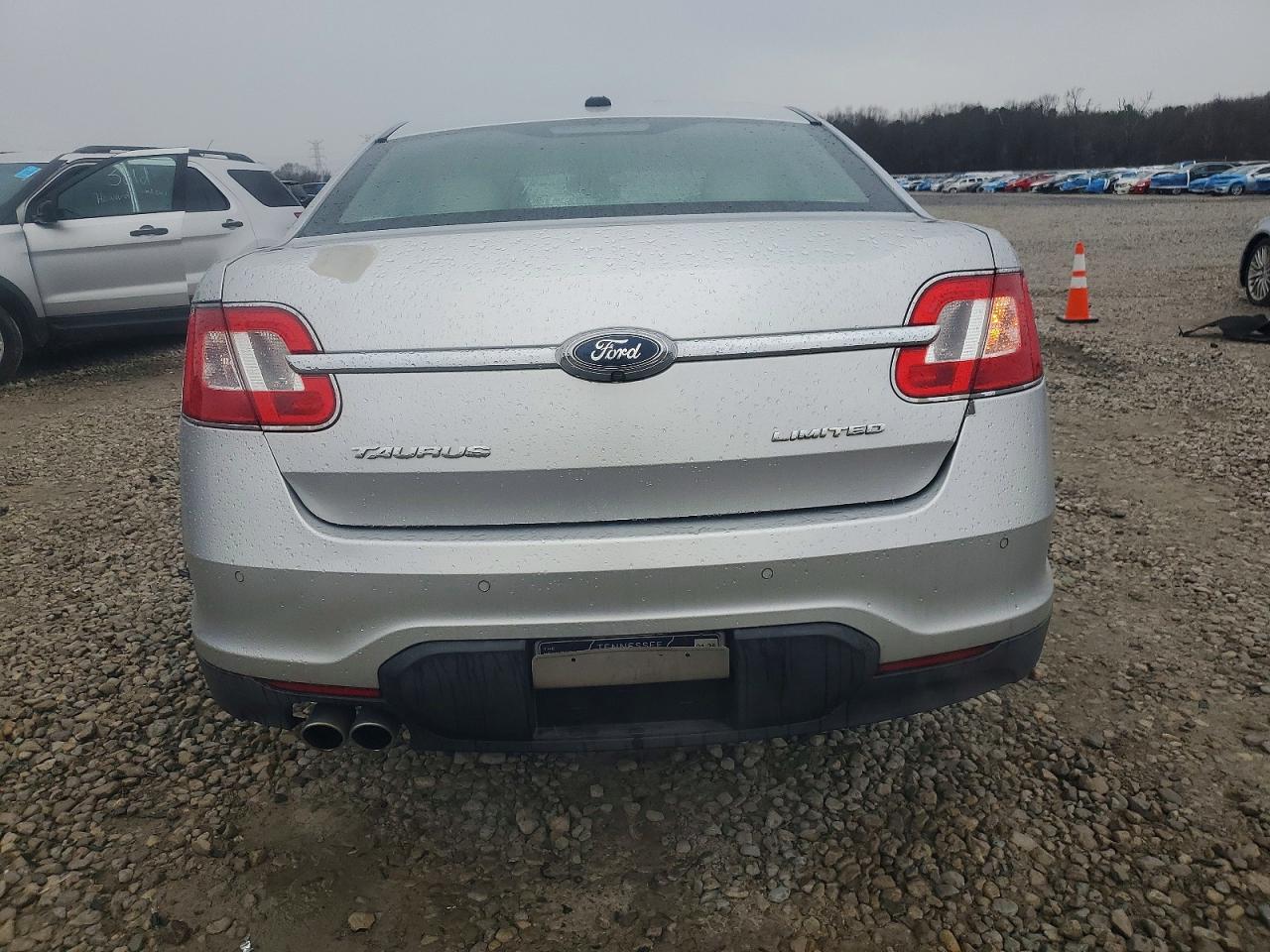 2011 FORD TAURUS LIMITED photo 6