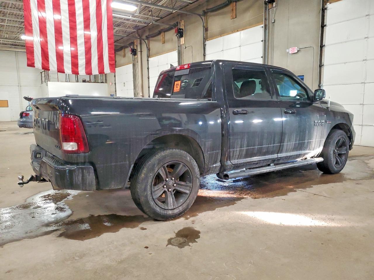 2018 RAM 1500 SPORT photo 3