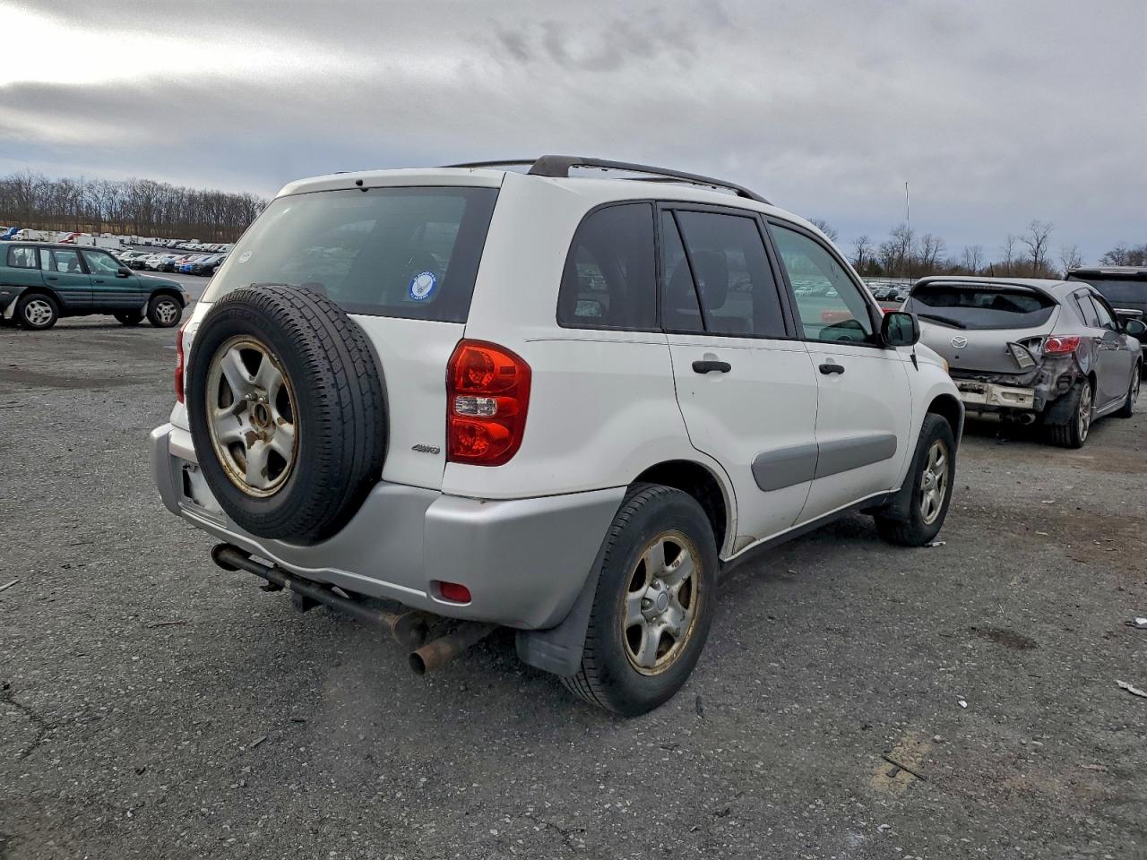 2004 TOYOTA RAV4 photo 3