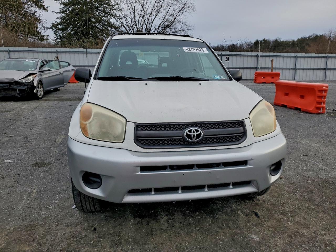 2004 TOYOTA RAV4 photo 5