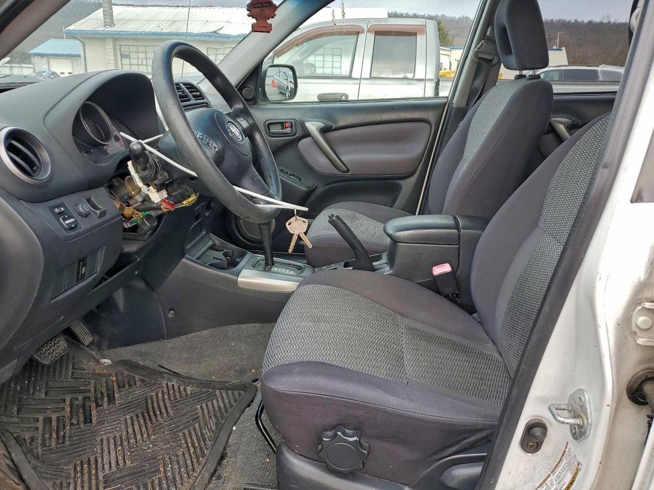 2004 TOYOTA RAV4 photo 7