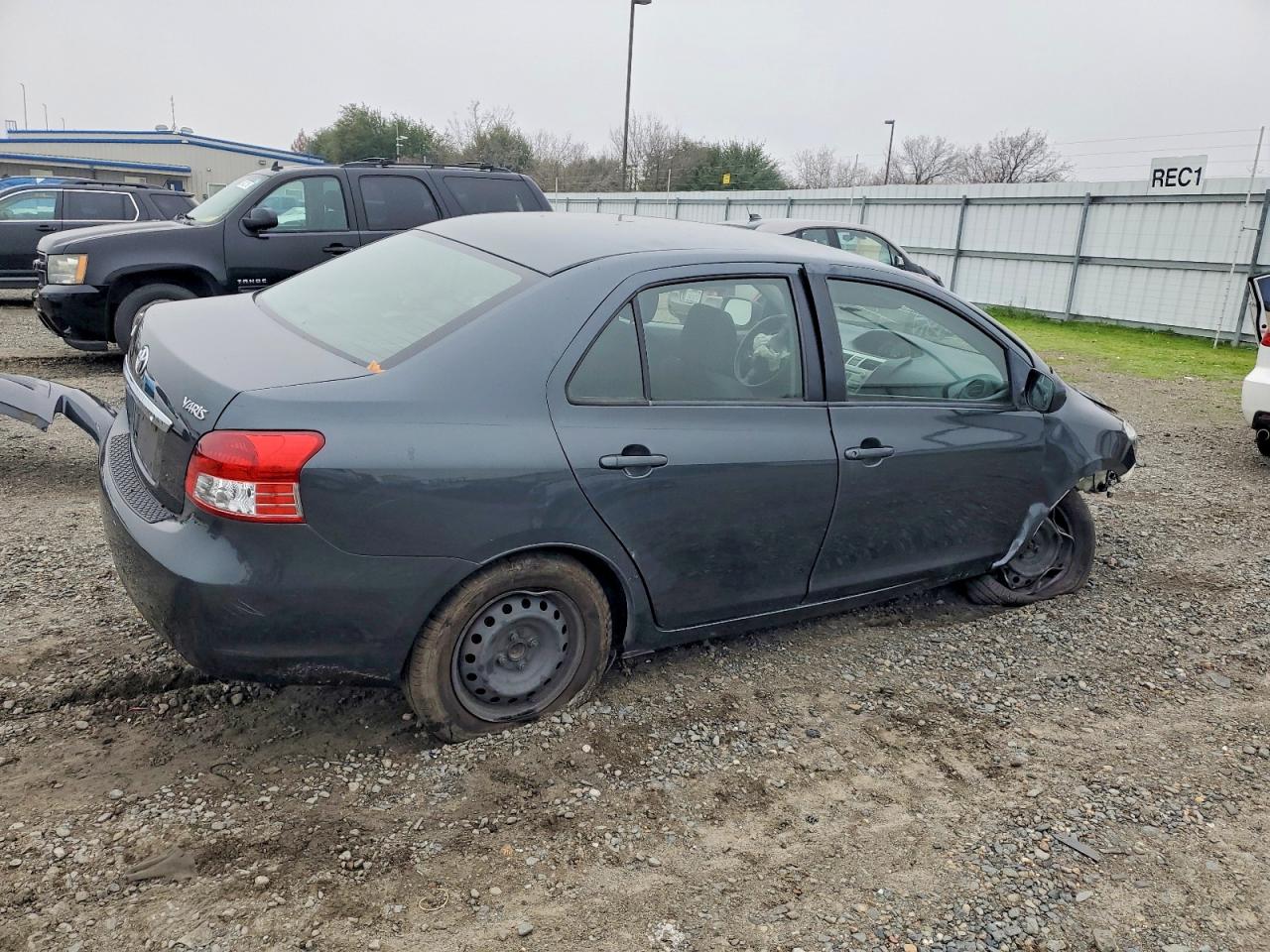 2008 TOYOTA YARIS photo 3