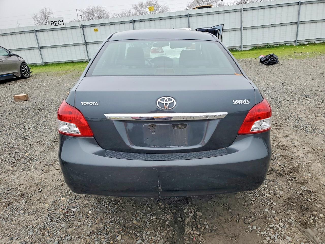 2008 TOYOTA YARIS photo 6