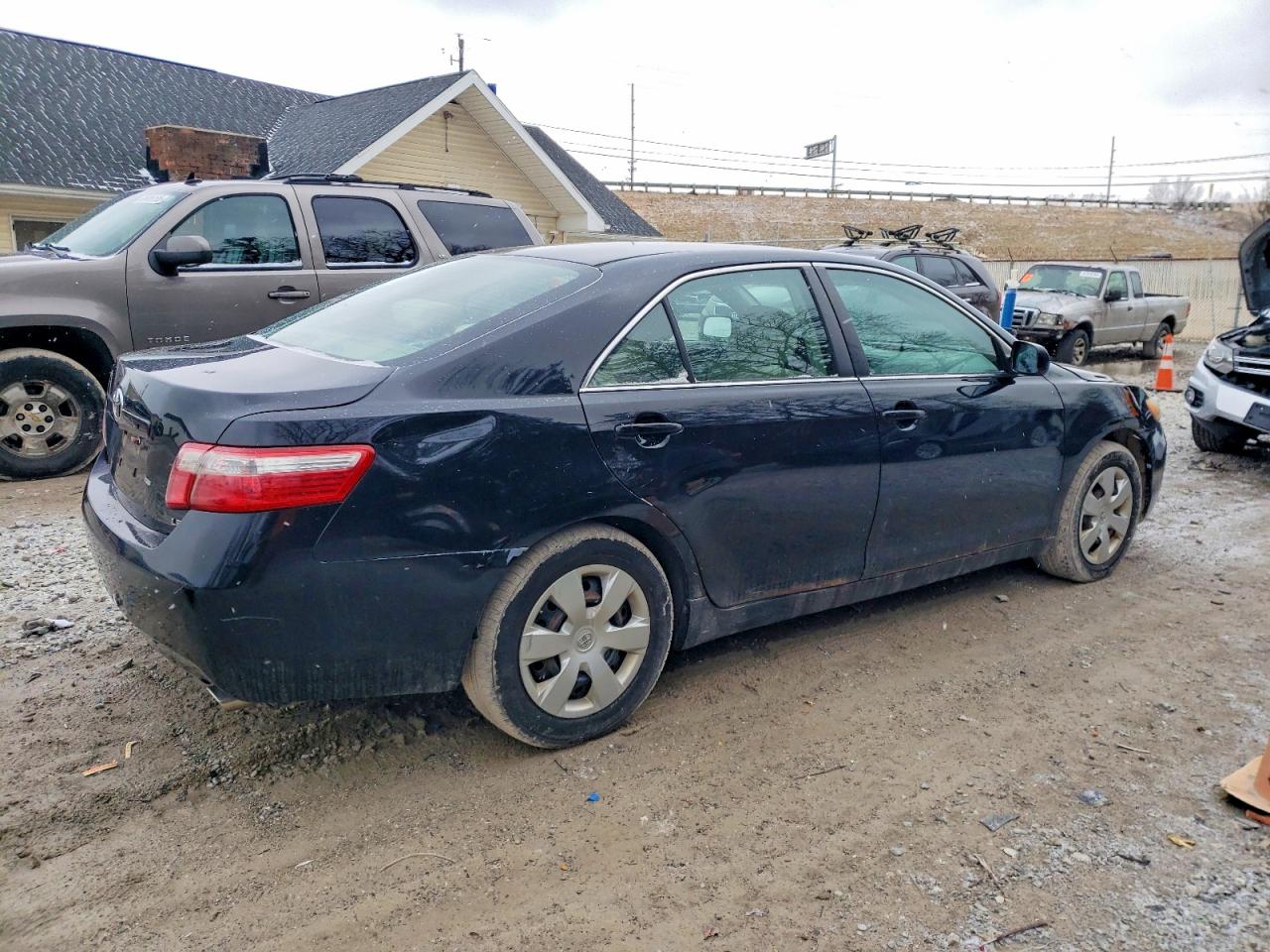 2009 TOYOTA CAMRY SE photo 3