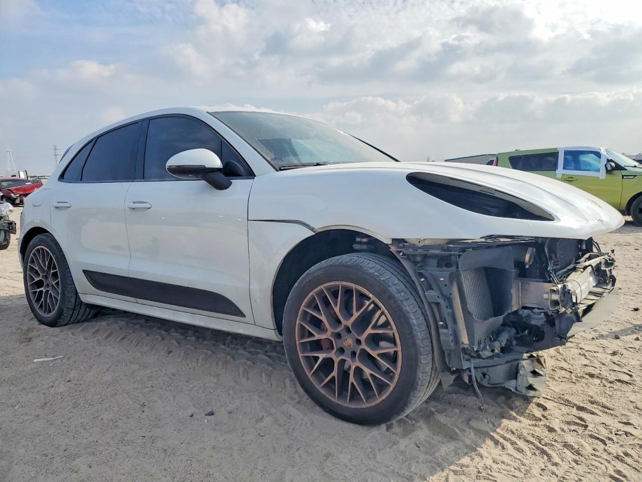 2016 PORSCHE MACAN TURBO photo 4