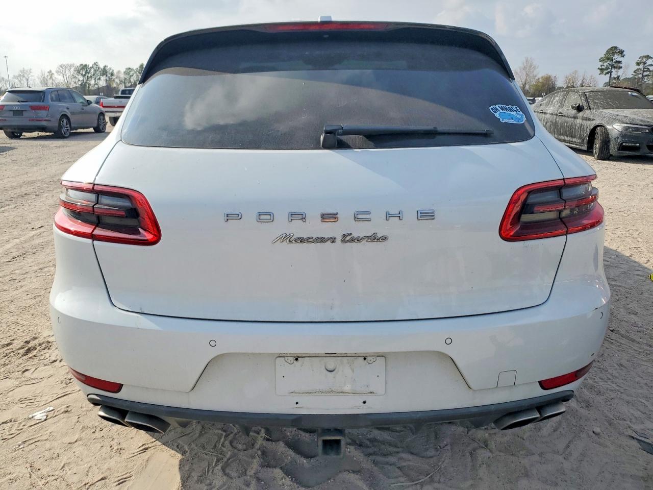 2016 PORSCHE MACAN TURBO photo 6