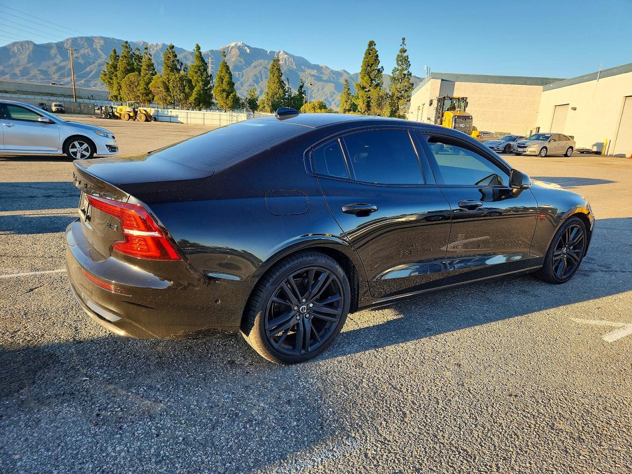 2024 VOLVO S60 PLUS photo 3