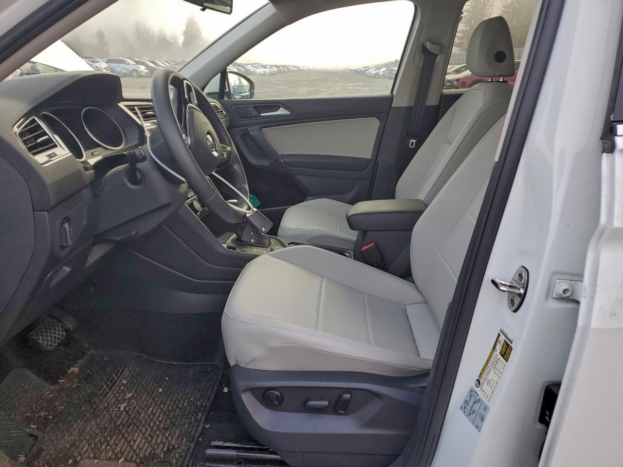 2020 VOLKSWAGEN TIGUAN SE photo 7