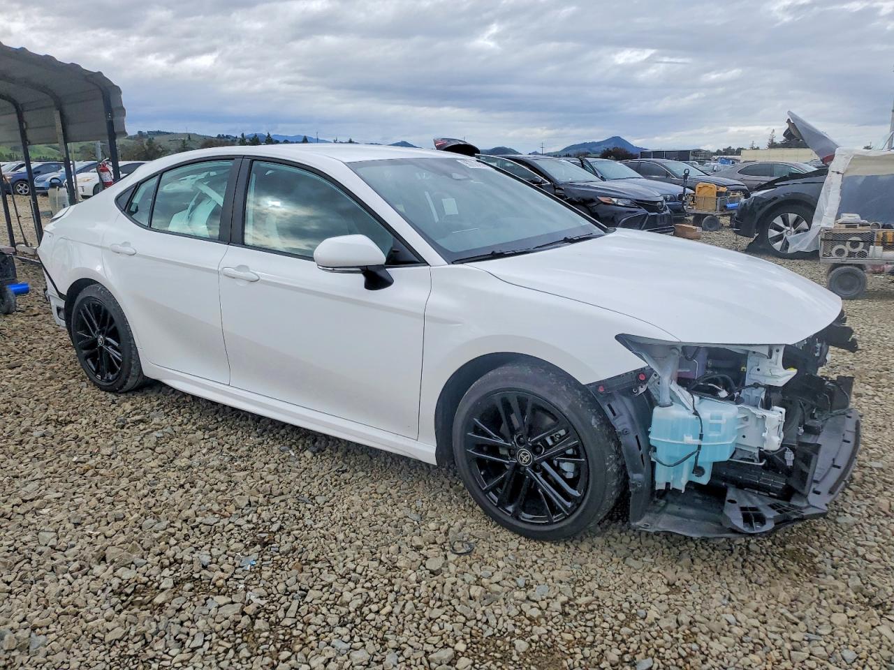 2025 TOYOTA CAMRY XSE photo 4