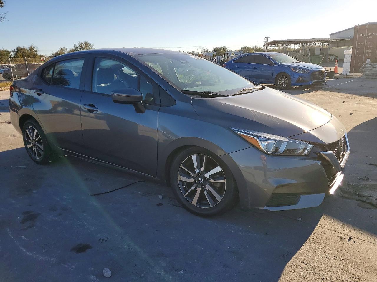 2021 NISSAN VERSA SV photo 4