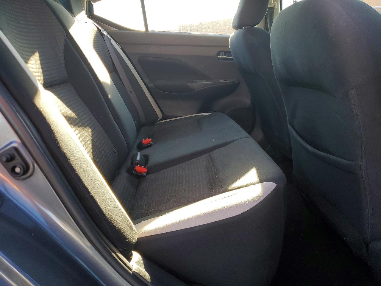 2021 NISSAN VERSA SV photo 10
