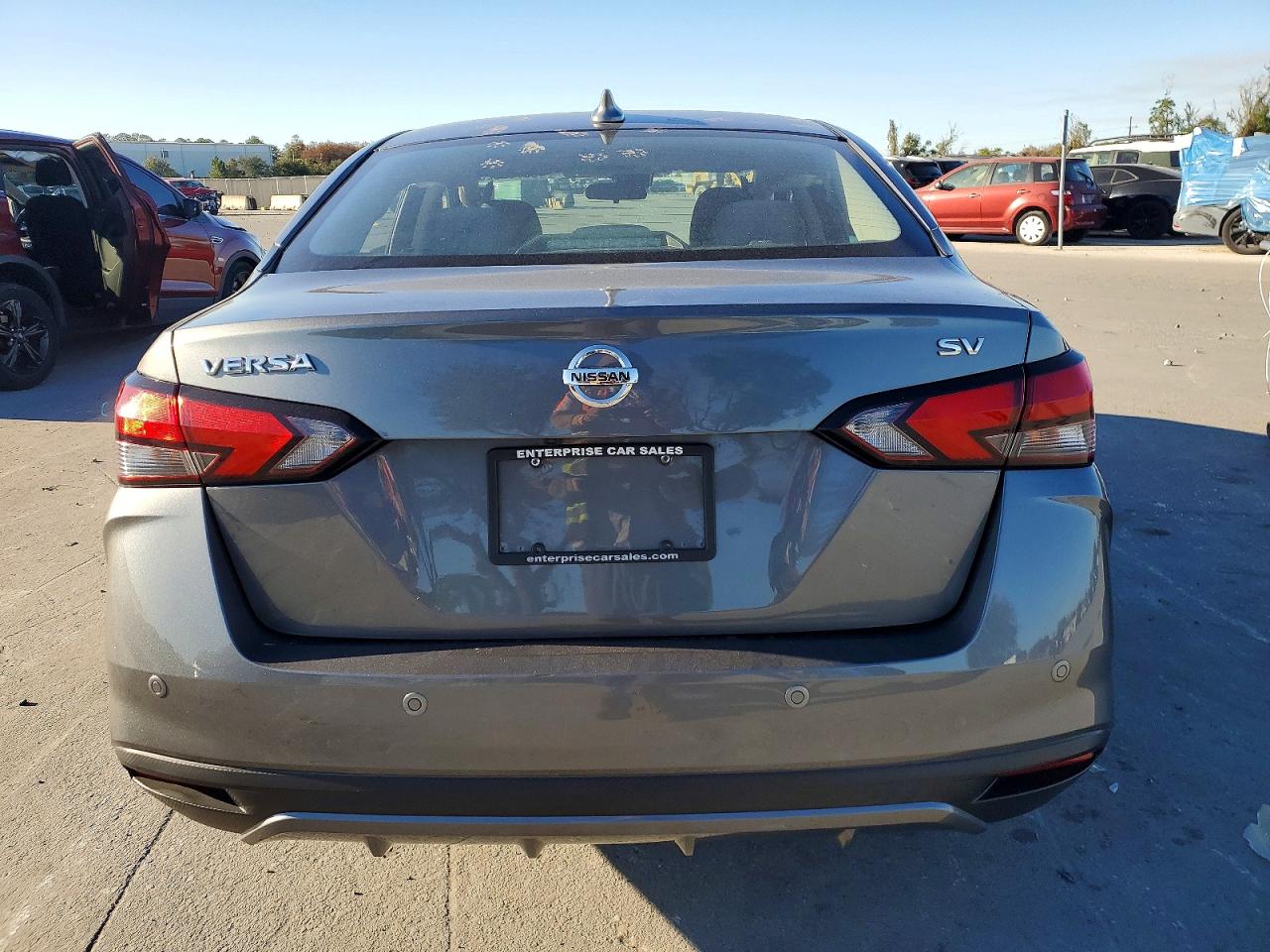 2021 NISSAN VERSA SV photo 6