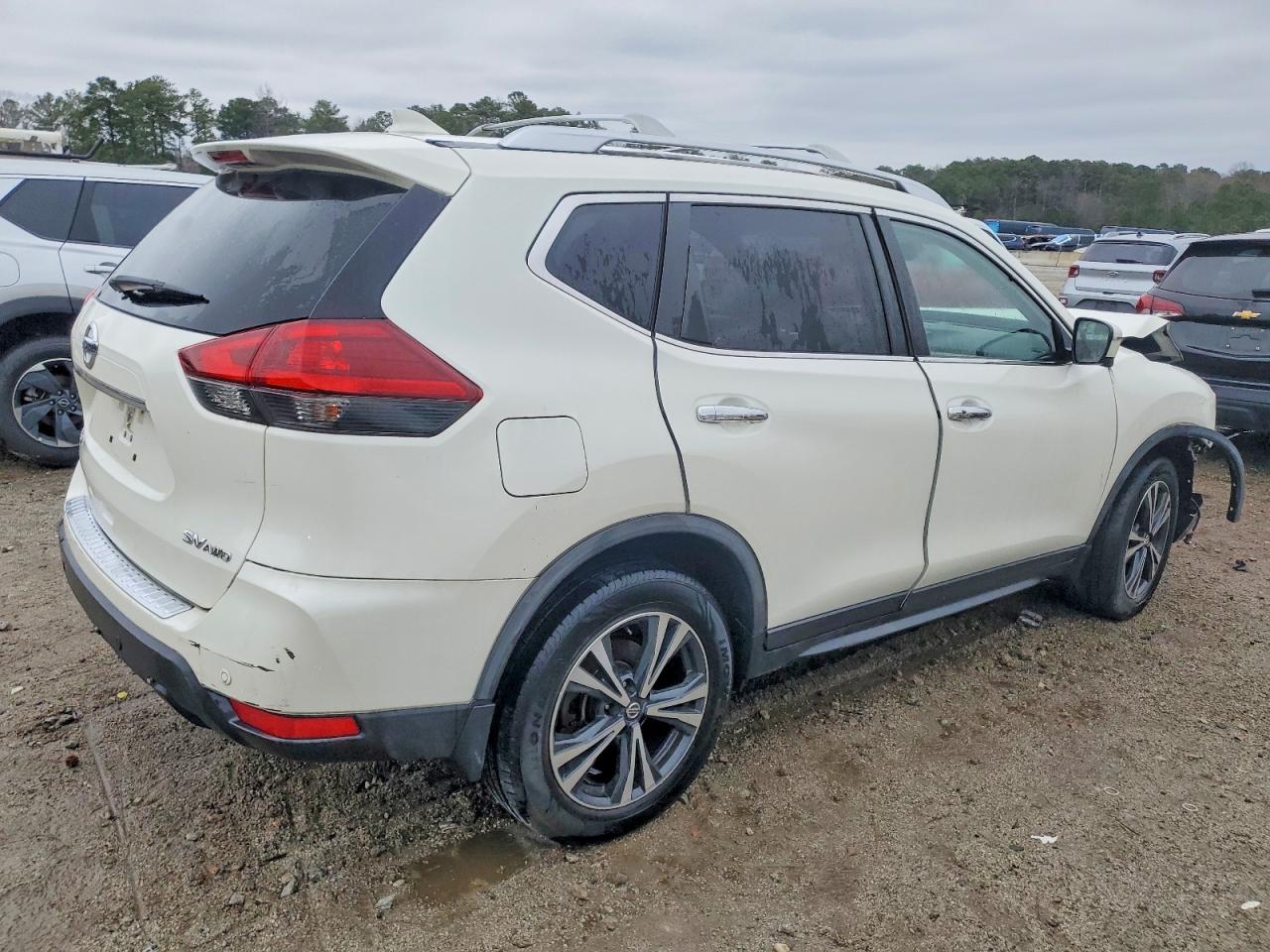 2020 NISSAN ROGUE S photo 3
