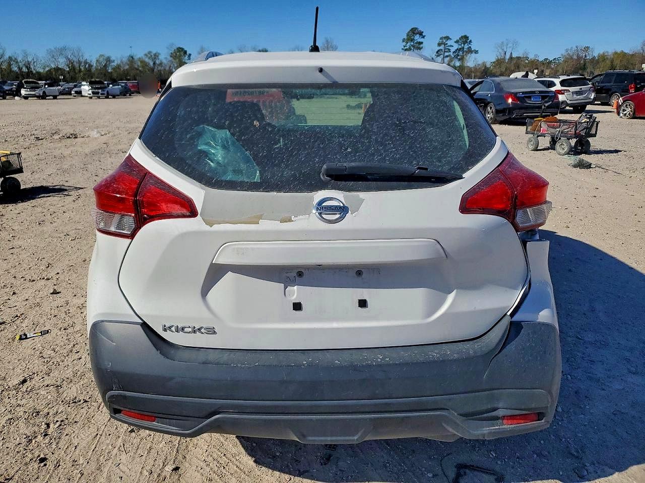 2018 NISSAN KICKS S photo 6