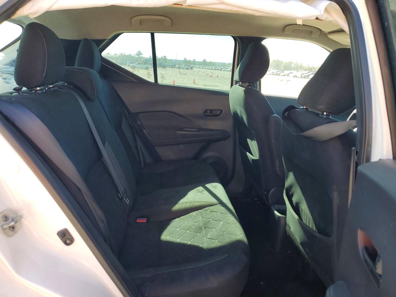 2018 NISSAN KICKS S photo 11