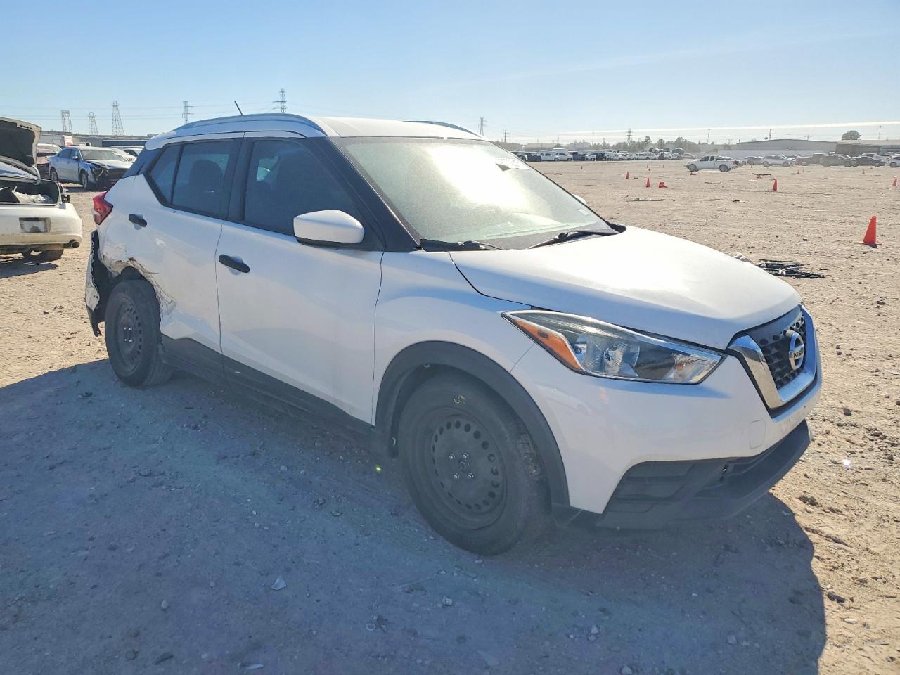 2018 NISSAN KICKS S photo 4