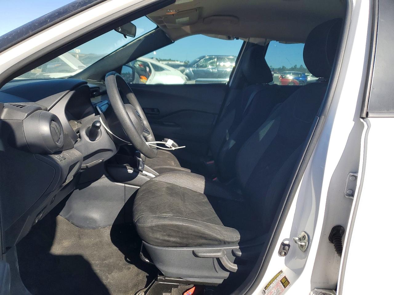 2018 NISSAN KICKS S photo 7
