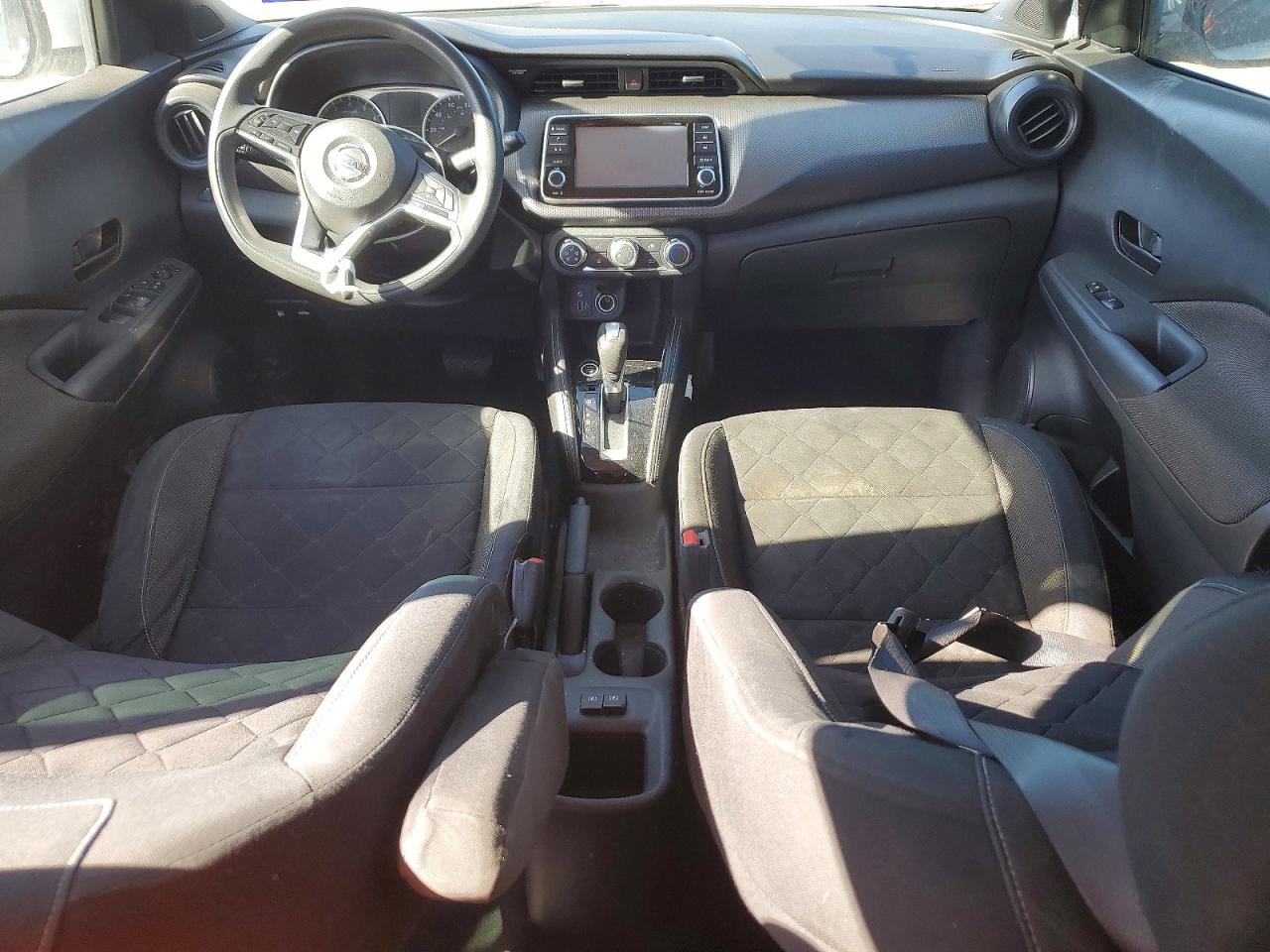2018 NISSAN KICKS S photo 8