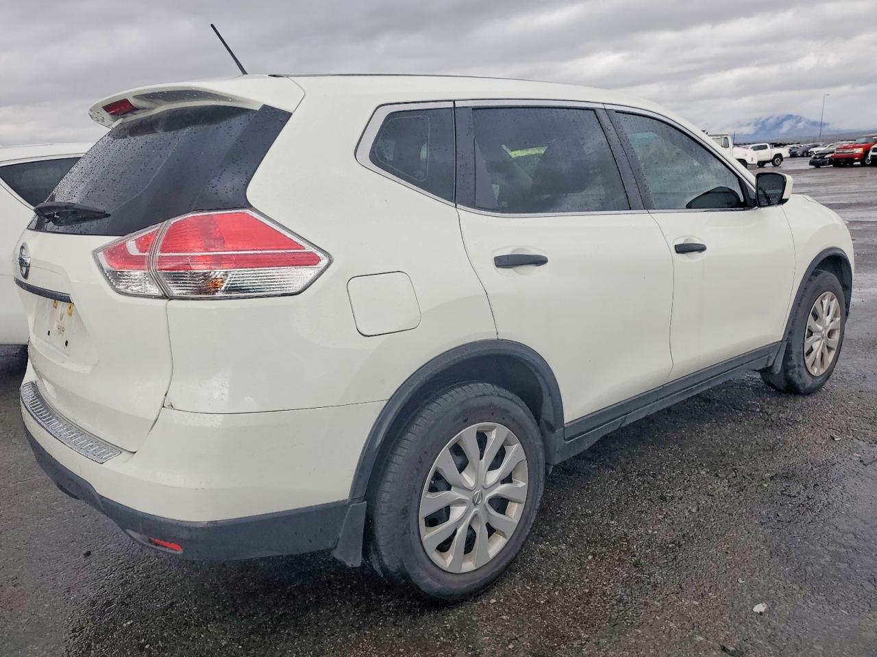 2016 NISSAN ROGUE S photo 3