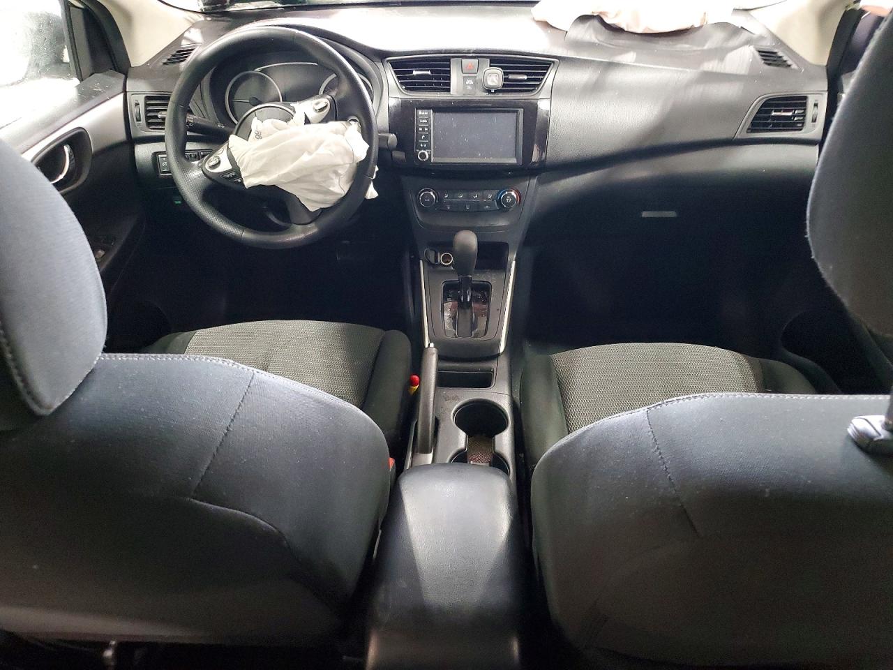 2019 NISSAN SENTRA S photo 8