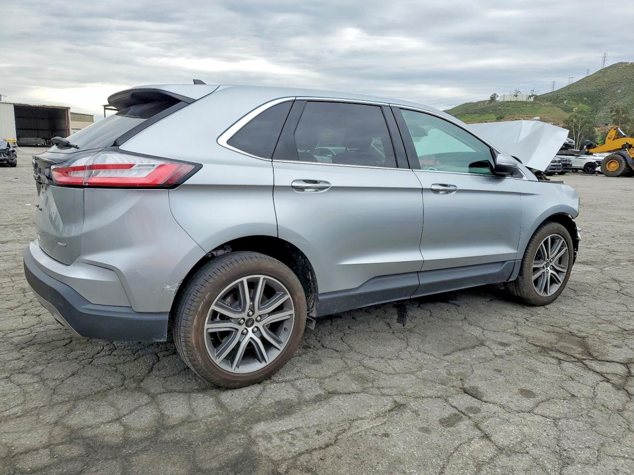 2024 FORD EDGE TITANIUM photo 3