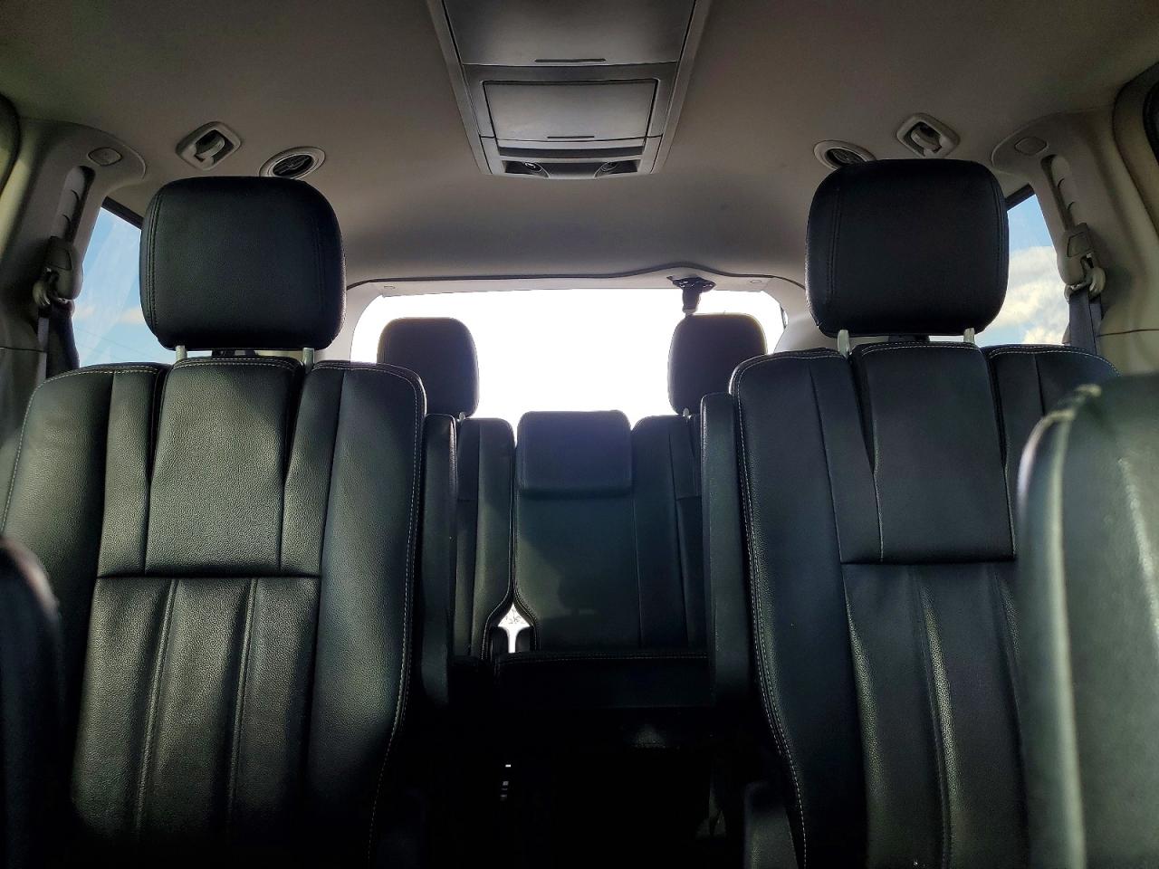 2015 CHRYSLER TOWN & COUNTRY TOURING photo 10