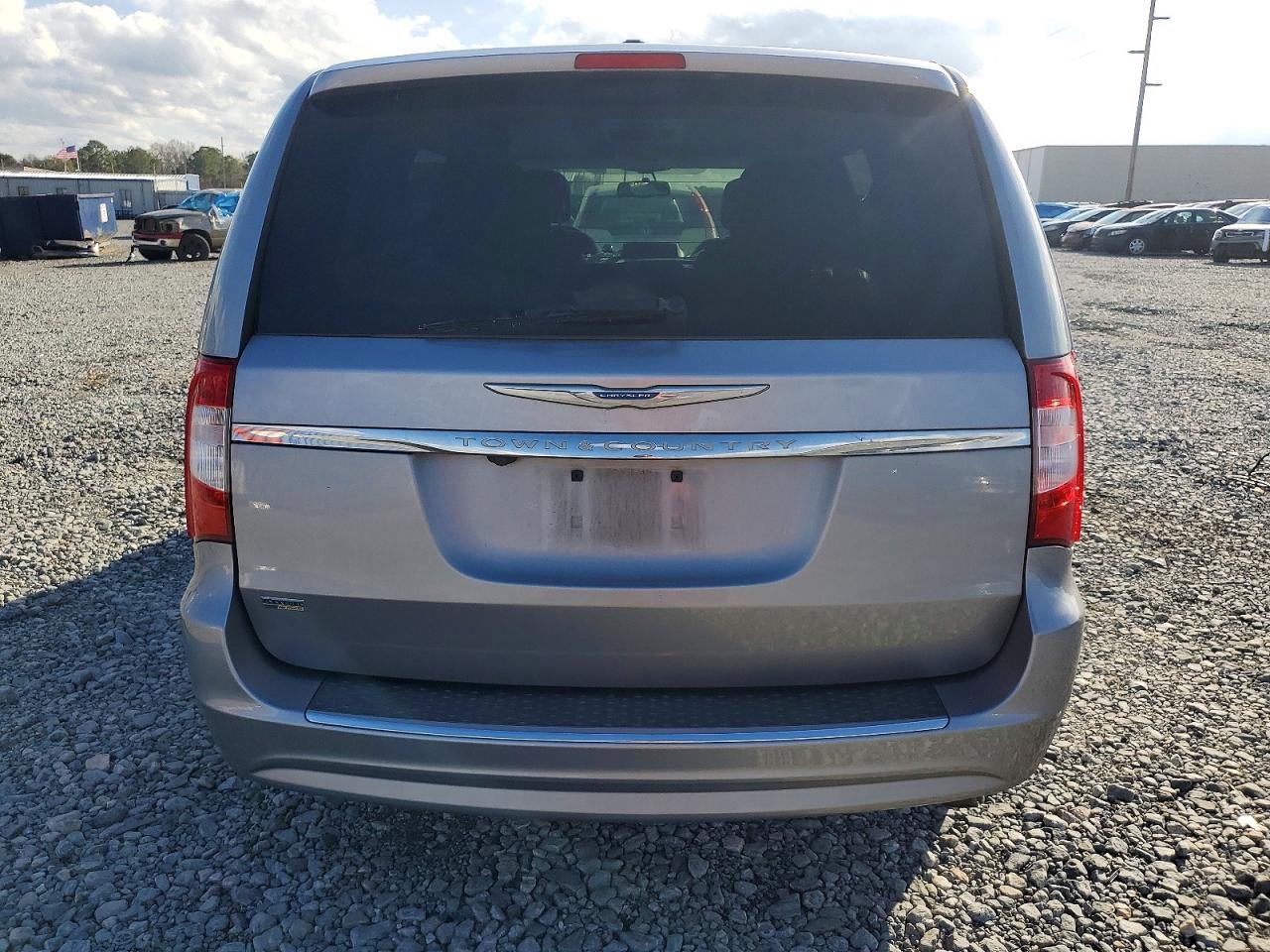 2015 CHRYSLER TOWN & COUNTRY TOURING photo 6