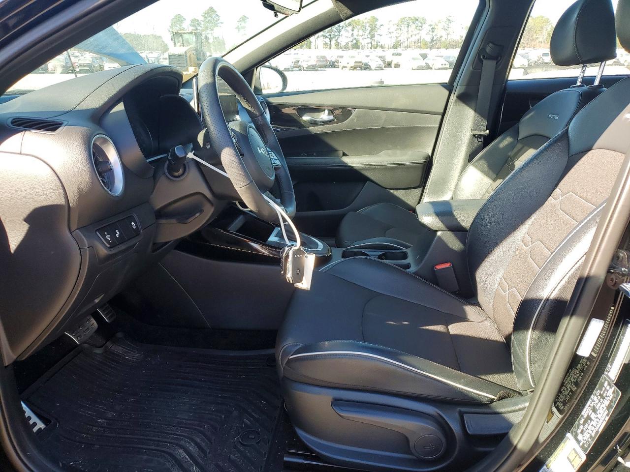 2024 KIA FORTE GT-LINE photo 7