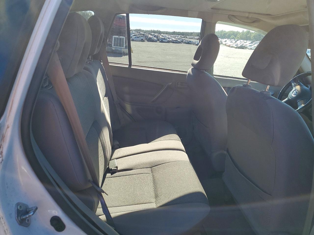 2004 TOYOTA RAV4 photo 11