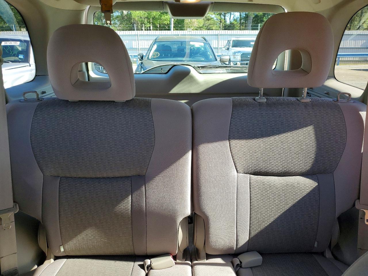 2004 TOYOTA RAV4 photo 10
