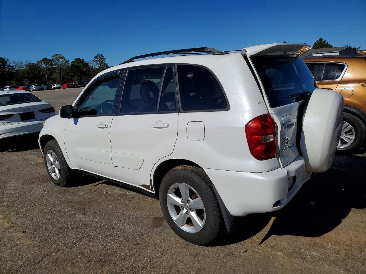2004 TOYOTA RAV4 photo 2