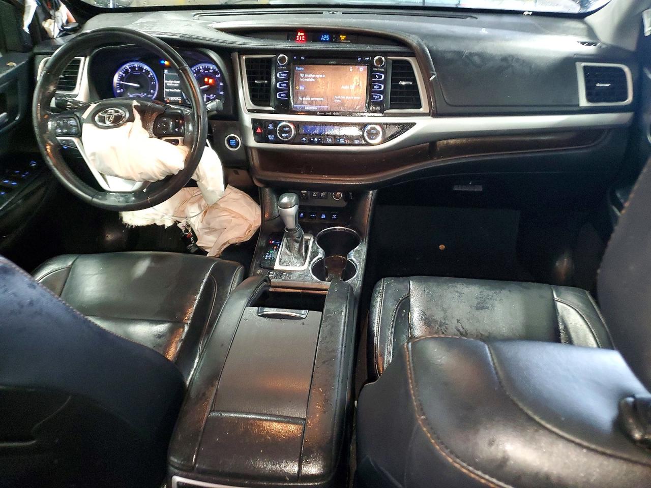 2018 TOYOTA HIGHLANDER SE photo 8