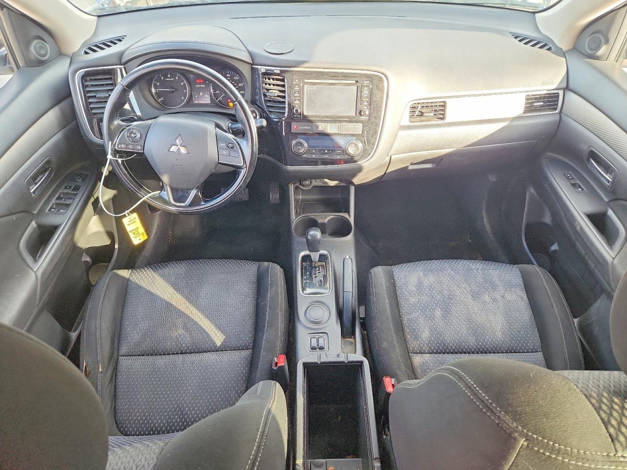 2016 MITSUBISHI OUTLANDER SE photo 8