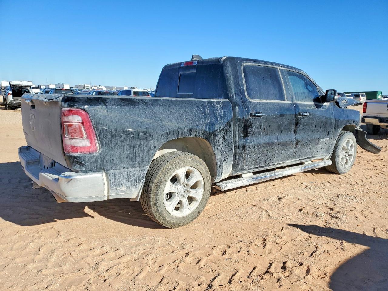 2019 RAM 1500 BIG HORN/LONE STAR photo 3