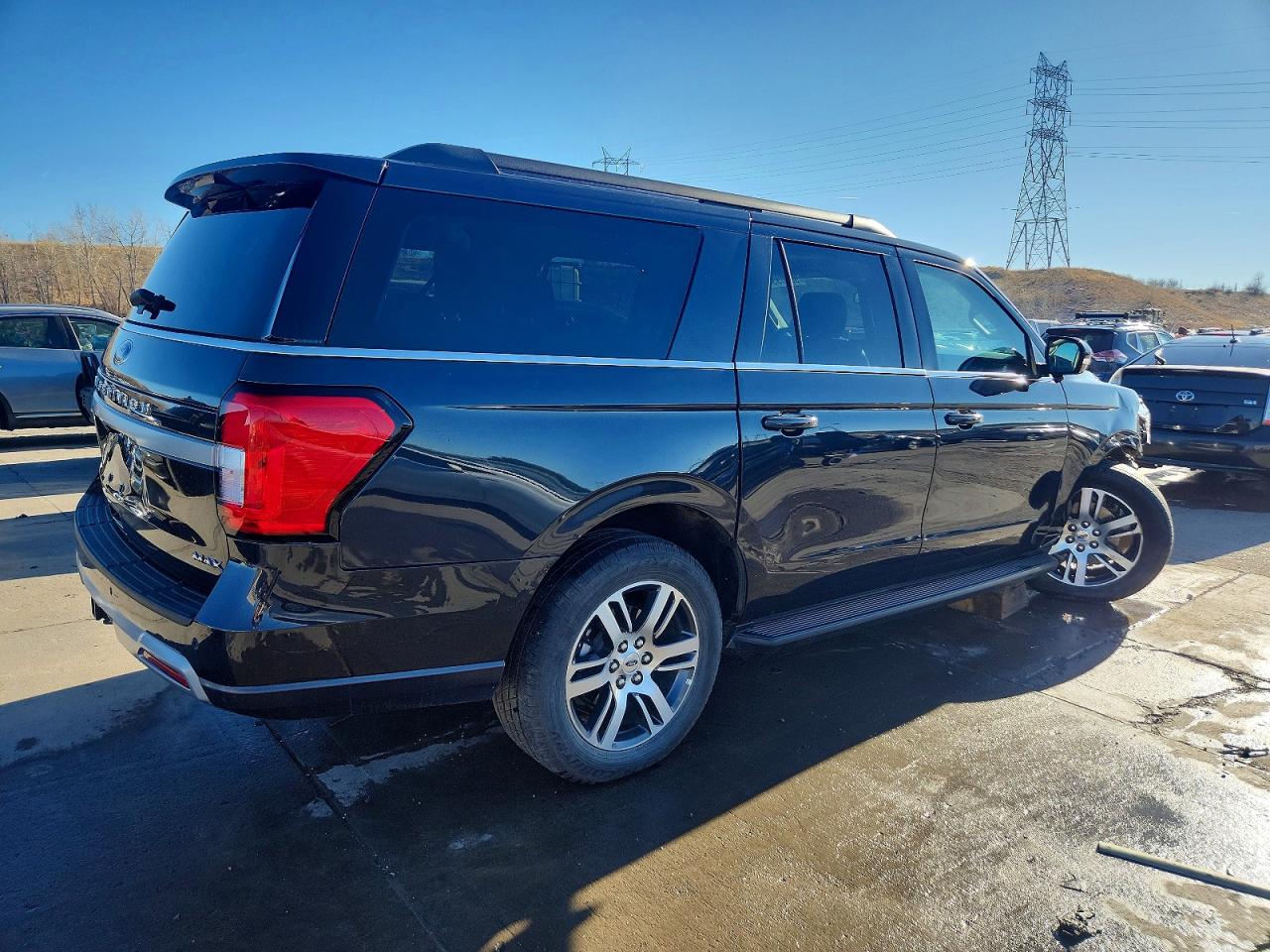 2024 FORD EXPEDITION MAX XLT photo 3